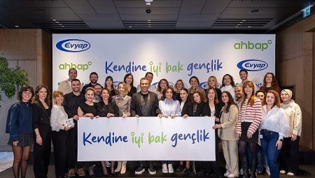 Evyap “Kendine Düzgün Bak Gençlik” Programını Başlattı