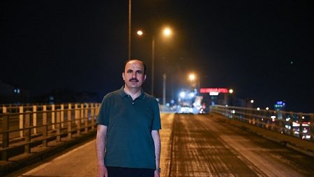 Lider Altay Koyuncu Köprülü Kavşağı’nda Gece Devam Eden Asfalt Çalışmalarını İnceledi