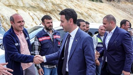 Lider Önal, şantiyede çalışanlarla buluştu