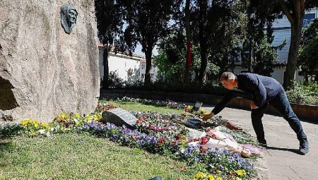 Lider Tugay Zübeyde Hanım’ın anıt mezarını ziyaret etti