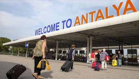 Antalya turizmi 2 milyonu aştı; tüm vakitlerin nisan rekoru kırıldı – Düzgün Haber