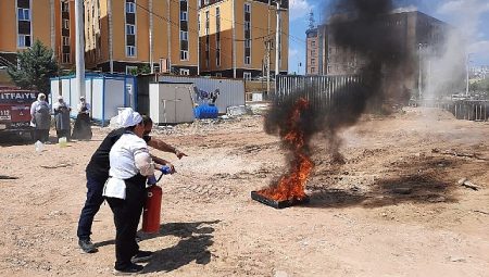 Büyükşehir İtfaiyesi’nden uygulamalı eğitimi