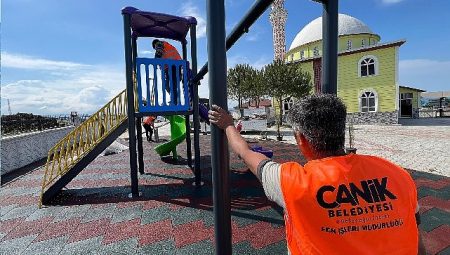 Canik’te Yeni Parklar Hayat Buluyor