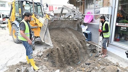 Demirci’de altyapı seferberliği sürüyor