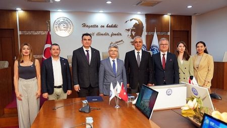 Ege Üniversitesi Meslek Yüksekokulu ve İzmir Doğalgaz Arasında “Sanayi İş Birliği Protokolü” imzalandı