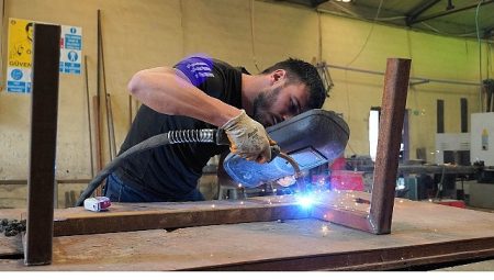 Hem Üretiyor Hem Tasarruf Ediyor