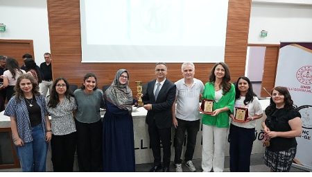 “İzmir Girişimcilik ve İnovasyon Projesi Ödül ve Sertifika Töreni” Genç Girişimcilerin Coşkusuyla Gerçekleştirildi