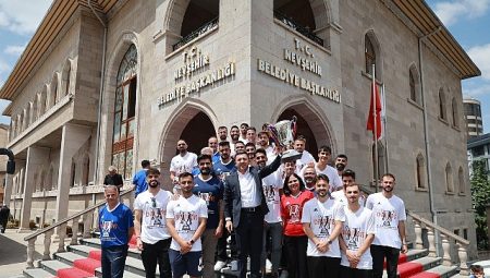 Suvermez Kapadokyaspor’dan, Belediye Başkanı Rasim Arı’ya Ziyaret