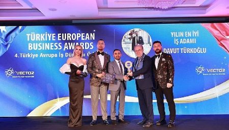 Yılın iş adamı mükafatı: Bölümler Arası Dijital Dönüşümün Lideri Davut Türkoğlu
