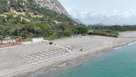 Antalyalılar Bayanlar Plajı’ndan büyük memnuniyet duyuyor