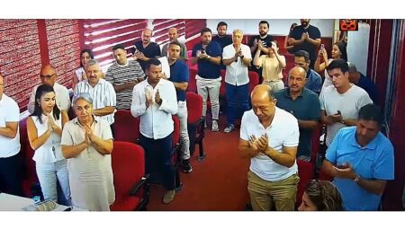 Belediye Meclisinde dayanışma iletisi: Ayakta alkışlandılar