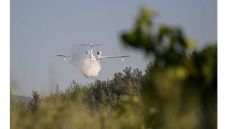 Bornova Yakaköy’de yangınla uğraş sürüyor