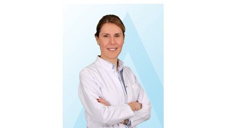 Çocuğunuzu “kusuyor” diye susuz bırakmayın!
