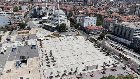 Cumhurbaşkanı Erdoğan’ın Bayrak Daveti Bağcılar’da Karşılık Buldu