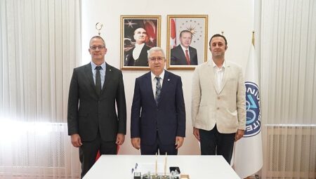 Egeli spor bilimci Dr. Öğr. Üyesi Selçuk Açıkgöz’e Avrupa Kurulu’ndan İtibarlı Takviye