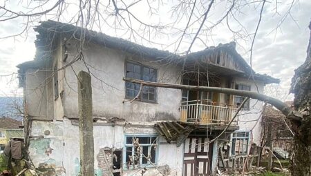 Gölcük Belediyesi riskli yapılara geçit vermiyor