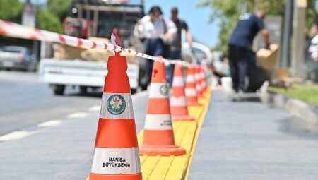 Görme Engelliler için Hissedilebilir Taban Uygulaması Sürüyor