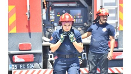 İzmir İtfaiyesi Çeşme’nin dört bir yanında misyon başında