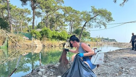 Kemer’de yaşayan yabancı asıllı bayanlarla paklık faaliyeti