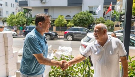 Lider Özyiğit, Palmiye Mahallesi’nde vatandaşlarla buluştu