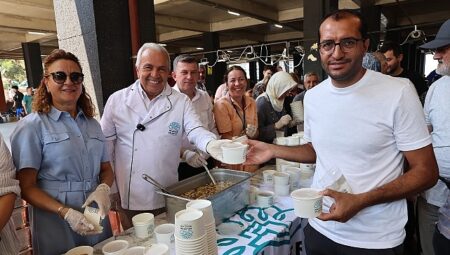 Lider Şadi Özdemir, Fethiye Mahallesi’nde vatandaşlarla buluştu