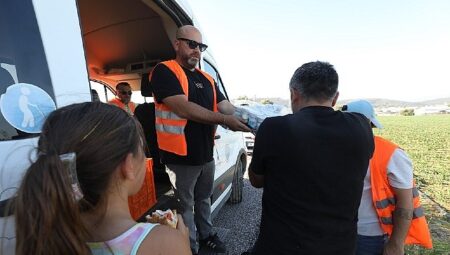 Menderes Belediyesi’nden Dayanak Eli