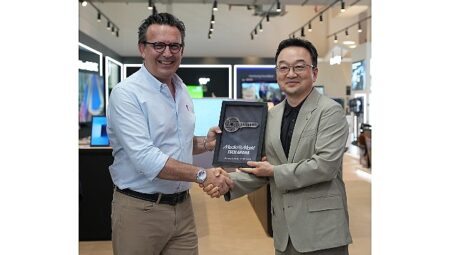 Samsung, MediaMarkt’ın teknoloji tecrübe mağazası Tech Arena’da butik mağaza açtı