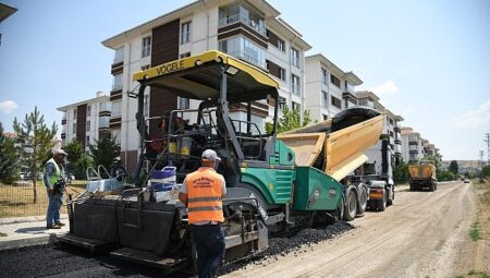 TOKİ Bölgesi Sıcak Asfaltla Buluştu