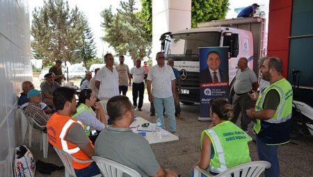 Büyükşehir Alanyalı çiftçilere 10 ton kaolin kili dağıttı