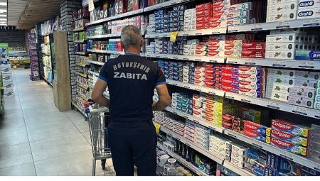 Büyükşehir’den market raflarına sıkı takip