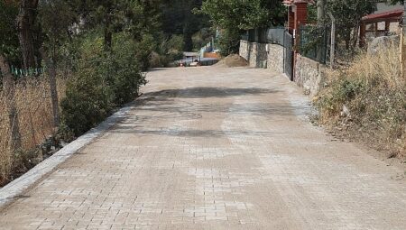 Geyve’de Parke Taşı Çalışmaları Tüm Süratiyle Devam Ediyor