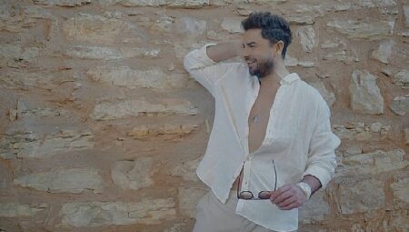 Gökhan Akar ‘Alaçatı Başı’nı kliplendirdi