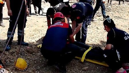 İzmir İtfaiyesi kuyuya düşen yurttaşı kurtardı