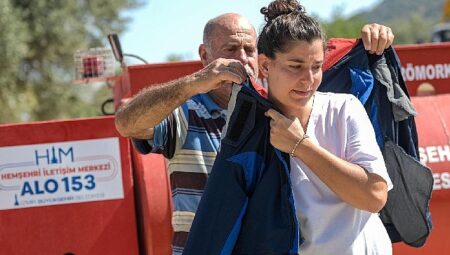 İzmirli baba ve kızı yangınlara karşı omuz omuza uğraş ediyor