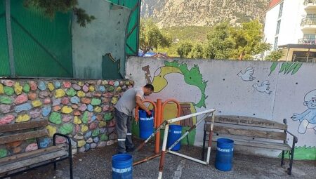 Kemer Belediyesi’nden okullarda paklık çalışması