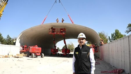 Lider Altay Türkiye’de Birinci Sefer Denenen Teknikle İnşaatı Süren Köprülü Kavşağın Trafiği Rahatlatacağını Açıkladı