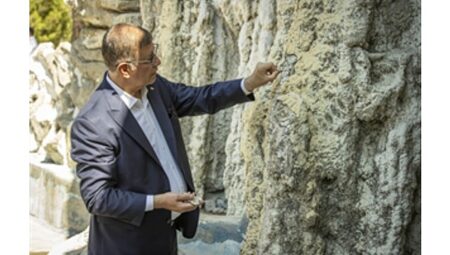 Lider Tugay Buca’da Hasanağa Bahçesi’ni ziyaret etti, devam eden yatırımları inceledi