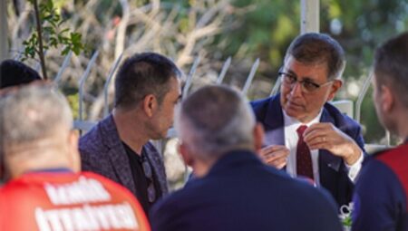 Lider Tugay İtfaiye Haftası’nda itfaiye çalışanı ile buluştu
