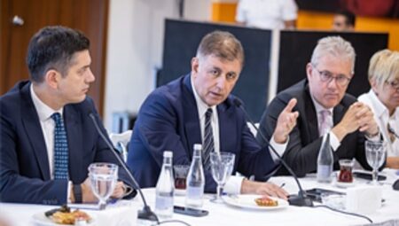 Lider Tugay: İzmir’in kabuğunu kırması, öncü kent olması için çalışıyoruz