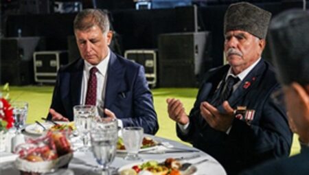 Lider Tugay: Özgürlüğümüzü şehitlerimizin canına ve gazilerimizin hamasetine borçluyuz