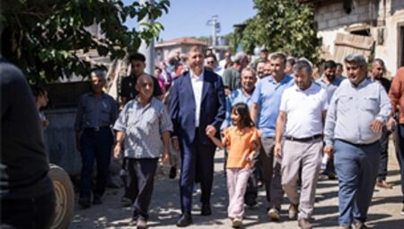 Lider Tugay yangında ziyan gören Köseler’i ziyaret etti