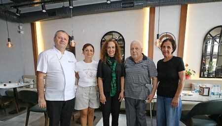 Lider Ünsal’dan adım adım mahalle çeşidi