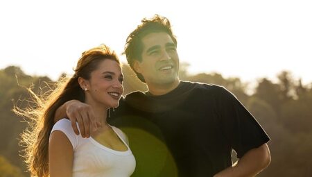 Mert Ramazan Demir ve Miray Daner’i Başrollerinde Buluşturan ‘Bize Bi’Şey Olmaz’ Dizisinden Birinci Kare Yayınlandı