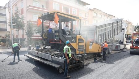 Nevşehir’de Sıcak Asfalt Çalışmaları Sürat Kesmeden Devam Ediyor