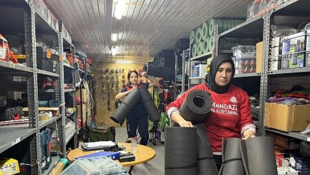 Osmangazi’den Sındırgı’ya zelzele sonrası süratli takviye