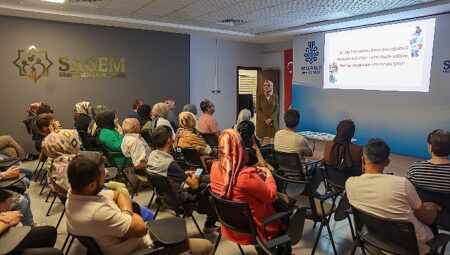 SAGEM’den ebeveynlere okula ahenkte ailenin rolü bahisli seminer