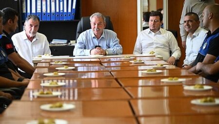 Salihli Belediye Başkanı Mazlum Nurlu, Zabıta Haftası’nda Zabıta Çalışanıyla Buluştu
