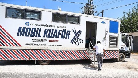 Taşınabilir kuaför tırı Antalya’nın yaylalarında